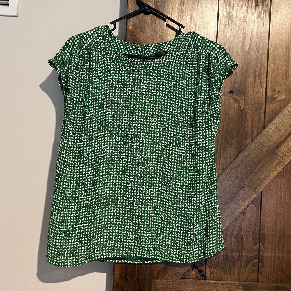 Ann Taylor Factory Green Geometric Top